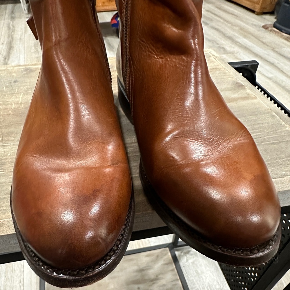 FRYE JORDAN SNAPPY TALL.. 8.5M..WOOD COLOR LEATHER..EUC